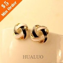 Min.order is $10 (mix order) Free Shipping&Wind Jewelry Gold Plated Hollow Black & White Intertwined Stud Earrings E27