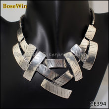 Hot Sell Vintage Bib Chokers Necklaces Cross Metal Pendant Snake Chain For Women Statement Jewelry Gold