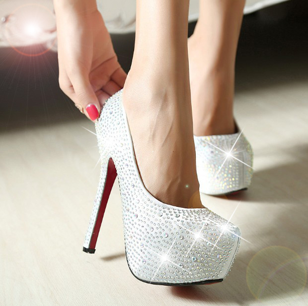 red bottom pumps shoes