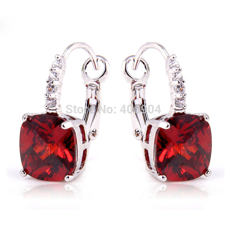 Wholesale Noble European Jewelry Elegant Garnet 925 Dangle Hook Silver Earring Facile Design For Women Gift