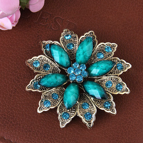  Korean Fashion Wedding Flower Heart Brooches Crystal Cheap Woman Brooches Pins Wholesale Free Shipping Fashion