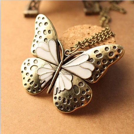  10 mix order Free Shipping 2015 New Fashion Vintage Royal Hollow Butterfly Chain Necklace Korea