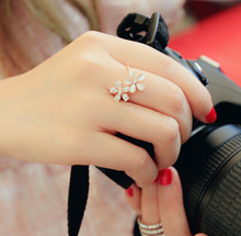 LZ Jewelry Hut R329 R342 The 2014 New Wholesale Fashion Pearl Daisy Rings For Women