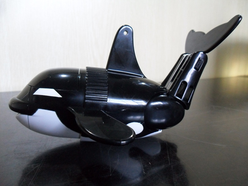 http://i01.i.aliimg.com/wsphoto/v4/917190389_1/new-style-robot-electric-dolphin-toy-marine-baby-pet.jpg